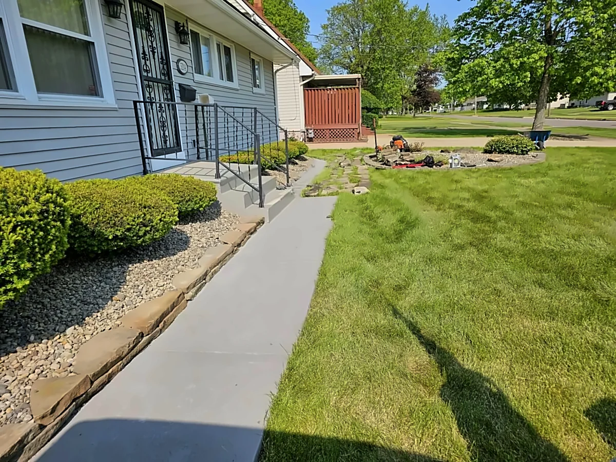 Landscaping service in Warren, OH